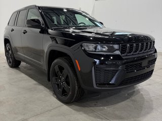 2027 Jeep Grand Cherokee LAREDO ALTITUDE in Saint-Hyacinthe, Quebec - 3 - w320h240cpx