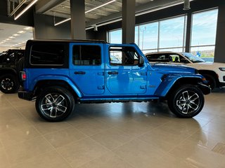 2024  Wrangler 4xe SPORT S in Sherbrooke, Quebec - 5 - w320h240cpx