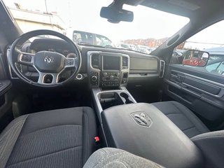 Ram 1500 Classic Warlock Crewcab V8 4x4 2022 à St-Jean-Sur-Richelieu, Québec - 5 - w320h240cpx