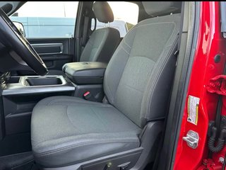 Ram 1500 Classic Warlock Crewcab V8 4x4 2022 à St-Jean-Sur-Richelieu, Québec - 6 - w320h240cpx