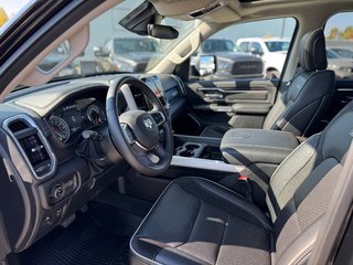 1500 LARAMIE 4X4 CREW CAB | V8 | TOIT PANORAMIQUE 2022 à Sherbrooke, Québec - 6 - w320h240cpx