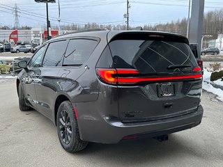 2022  Pacifica TOURING L All-wheel Drive in Mont-Tremblant, Quebec - 5 - w320h240cpx