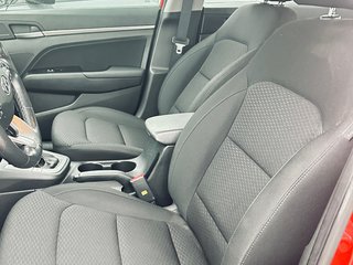 2020  Elantra Preferred in Mont-Tremblant, Quebec - 5 - w320h240cpx