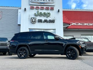 2024  Grand Cherokee L ALTITUDE in Mont-Tremblant, Quebec - 4 - w320h240cpx
