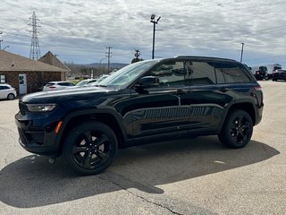 2024  Grand Cherokee ALTITUDE in Mont-Tremblant, Quebec - 2 - w320h240cpx