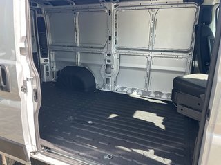 2024 Ram PROMASTER CARGO VAN 2500 SLT in Mont-Tremblant, Quebec - 4 - w320h240cpx