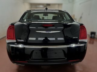 2019 Chrysler 300 Limited in Montague, Prince Edward Island - 3 - w320h240cpx