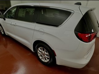 2024  Grand Caravan SXT in Montague, Prince Edward Island - 4 - w320h240cpx