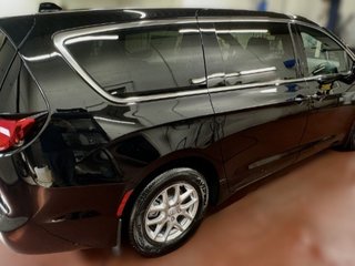 2026 Chrysler Pacifica SELECT in Montague, Prince Edward Island - 2 - w320h240cpx