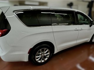 2026 Chrysler PACIFICA SELECT AWD in Montague, Prince Edward Island - 2 - w320h240cpx