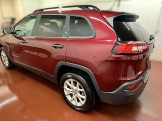 2018 Jeep Cherokee Sport in Montague, Prince Edward Island - 4 - w320h240cpx