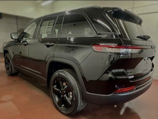 2024  Grand Cherokee ALTITUDE in Montague, Prince Edward Island - 4 - w320h240cpx