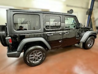 Jeep Wrangler 4-Door SPORT S 2026 à Montague, Île-du-Prince-Édouard - 2 - w320h240cpx
