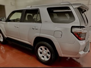 4Runner SR5 4x4 | 7-Passenger 2017 à Montague, Île-du-Prince-Édouard - 4 - w320h240cpx