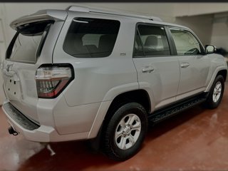 2017  4Runner SR5 4x4 | 7-Passenger in Montague, Prince Edward Island - 2 - w320h240cpx