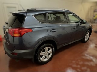 Toyota RAV4 XLE AWD 2014 à Montague, Île-du-Prince-Édouard - 2 - w320h240cpx