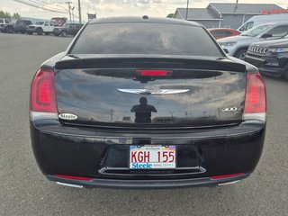2017 Chrysler 300 S in Woodstock, New Brunswick - 6 - w320h240cpx