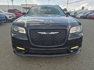 2017 Chrysler 300 S in Woodstock, New Brunswick - 2 - w320h240cpx