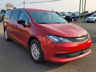 2024  Grand Caravan SXT in Woodstock, New Brunswick - 3 - w320h240cpx