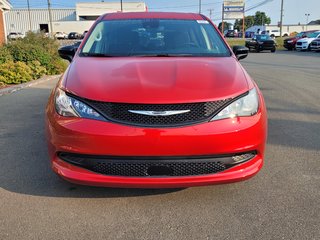 2024  Grand Caravan SXT in Woodstock, New Brunswick - 2 - w320h240cpx