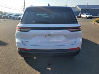 2025  Grand Cherokee ALTITUDE in Woodstock, New Brunswick - 6 - w320h240cpx