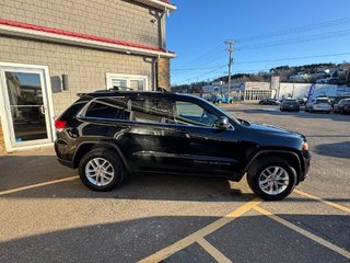 2017  Grand Cherokee LAREDO in Saint John, New Brunswick - 2 - w320h240cpx