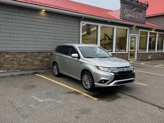 2020  OUTLANDER PHEV SEL in Saint John, New Brunswick - 4 - w320h240cpx