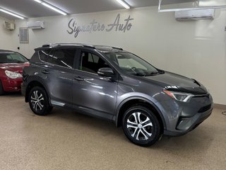 Toyota RAV4 LE 2017 à Saint John, Nouveau-Brunswick - 5 - w320h240cpx