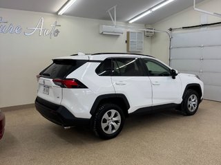 2019 Toyota RAV4 LE in Saint John, New Brunswick - 4 - w320h240cpx