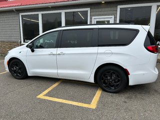 2024 Chrysler Pacifica Hybrid PREMIUM S APPEARANCE in Saint John, New Brunswick - 4 - w320h240cpx