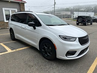 2024 Chrysler Pacifica Hybrid PREMIUM S APPEARANCE in Saint John, New Brunswick - 3 - w320h240cpx