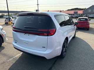 2026 Chrysler Pacifica SELECT AWD in Saint John, New Brunswick - 3 - w320h240cpx