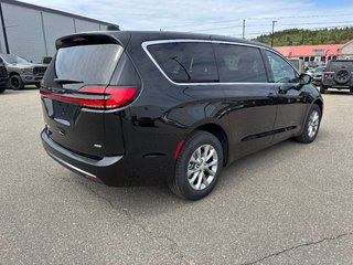 2027 Chrysler Pacifica SELECT AWD in Saint John, New Brunswick - 5 - w320h240cpx