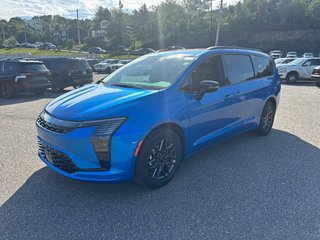 2027 Chrysler Pacifica SELECT in Saint John, New Brunswick - 2 - w320h240cpx