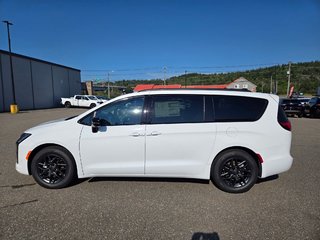 2027 Chrysler Pacifica SELECT in Saint John, New Brunswick - 3 - w320h240cpx