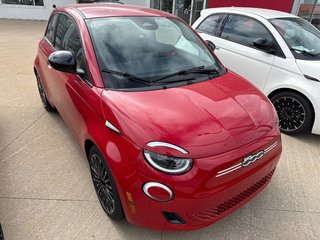 Fiat 500e (RED) Edition 2025 à Saint John, Nouveau-Brunswick - 3 - w320h240cpx