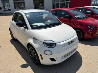 Fiat 500e (RED) Edition 2025 à Saint John, Nouveau-Brunswick - 2 - w320h240cpx