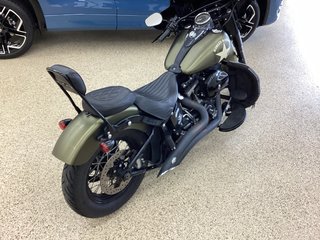 2016 HARLEY DAVIDSON FLSS S in Saint John, New Brunswick - 4 - w320h240cpx