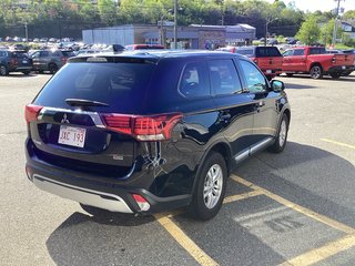 2020 Mitsubishi OUTLANDER ES in Saint John, New Brunswick - 4 - w320h240cpx