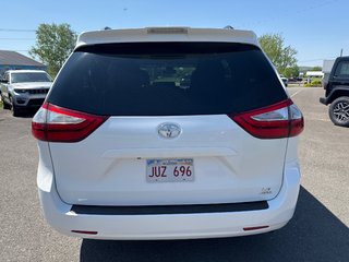 2019 Toyota Sienna AWD LE in Sussex, New Brunswick - 4 - w320h240cpx