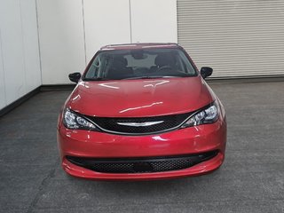2024 Chrysler Grand Caravan SXT STOW AND GO // ENSEMBLE SÉCURITÉ in Sherbrooke, Quebec - 2 - w320h240cpx