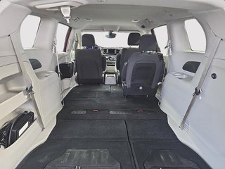 2024 Chrysler Grand Caravan SXT STOW AND GO in Sherbrooke, Quebec - 6 - w320h240cpx