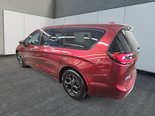 Chrysler Pacifica Hybrid TOURING L // PHEV // PACIFICA 2022 à Sherbrooke, Québec - 4 - w320h240cpx