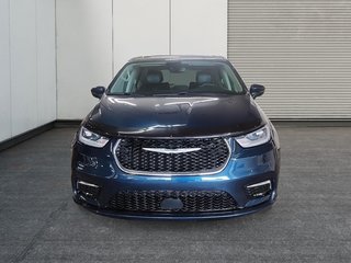 2023 Chrysler Pacifica Hybrid TOURING L in Sherbrooke, Quebec - 2 - w320h240cpx