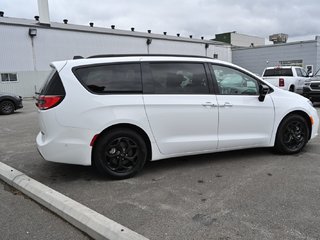 2024 Chrysler Pacifica Hybrid PREMIUM S APPEARANCE in Sherbrooke, Quebec - 3 - w320h240cpx