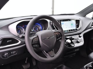 2023  Pacifica TOURING L in Sherbrooke, Quebec - 5 - w320h240cpx