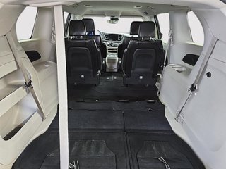 Chrysler Pacifica TOURING-L // STOW N GO 2023 à Sherbrooke, Québec - 6 - w320h240cpx