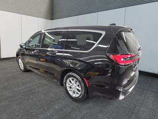 2027 Chrysler Pacifica SELECT in St-Jean-Sur-Richelieu, Quebec - 4 - w320h240cpx