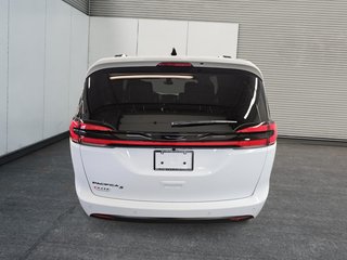 2027 Chrysler Pacifica SELECT in St-Jean-Sur-Richelieu, Quebec - 3 - w320h240cpx