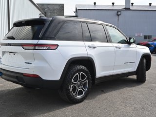 2023  Grand Cherokee 4xe TRAILHAWK in St-Jean-Sur-Richelieu, Quebec - 4 - w320h240cpx